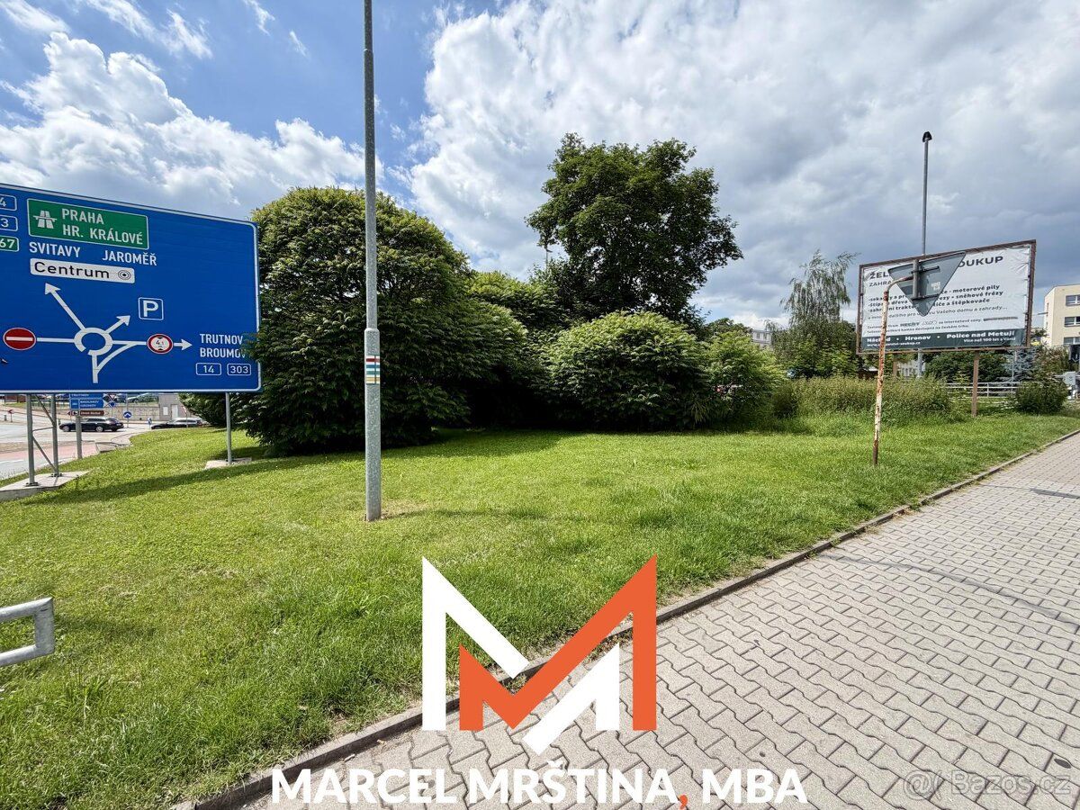 Nabízíme k pronájmu pozemek na velmi atraktivním a frekvento