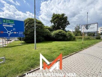 Nabízíme k pronájmu pozemek na velmi atraktivním a frekvento