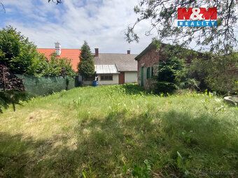 Nabízíme k prodeji půvabnou chalupu umístěnou na okraji obce