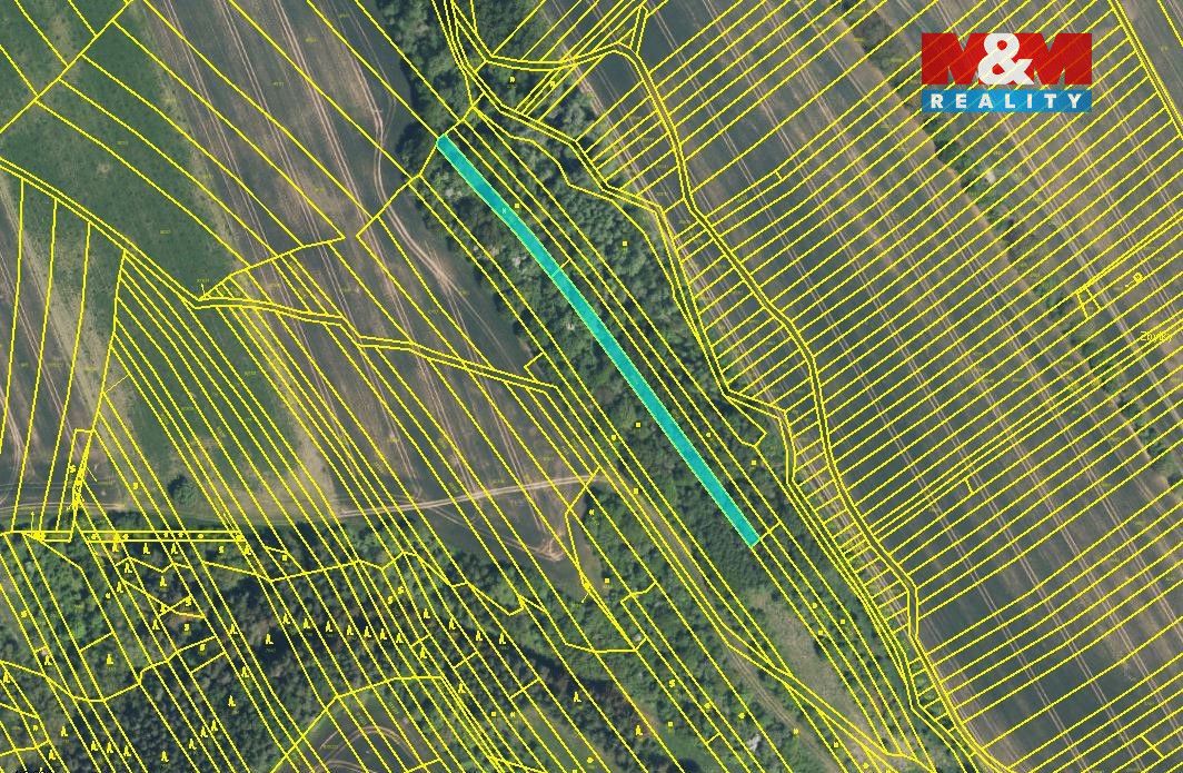 Prodej pozemku o výměře 1189 m2 v katastru obce Jalubí. Jedn