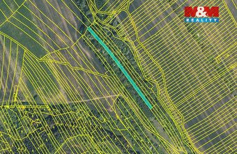 Prodej pozemku o výměře 1189 m2 v katastru obce Jalubí. Jedn