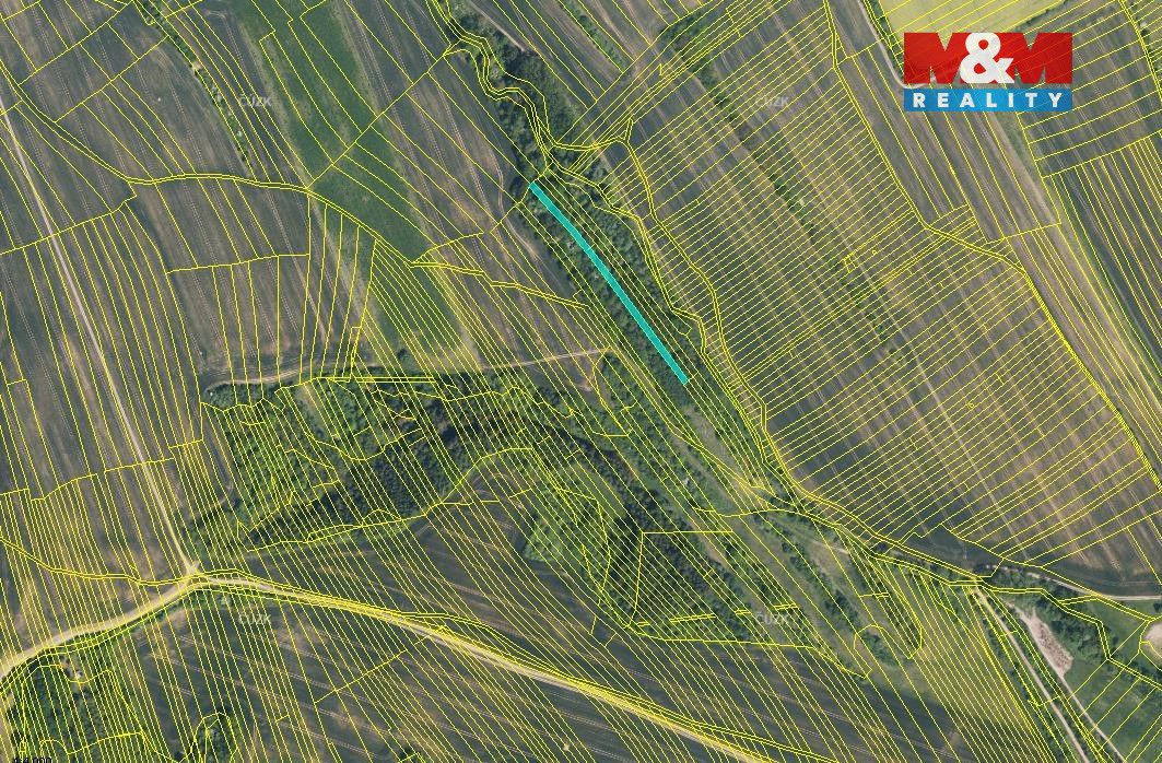 Prodej pozemku o výměře 1189 m2 v katastru obce Jalubí. Jedn