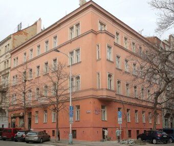 Nabízíme k dlouhodobému pronájmu kompletně zrekonstruovaný n