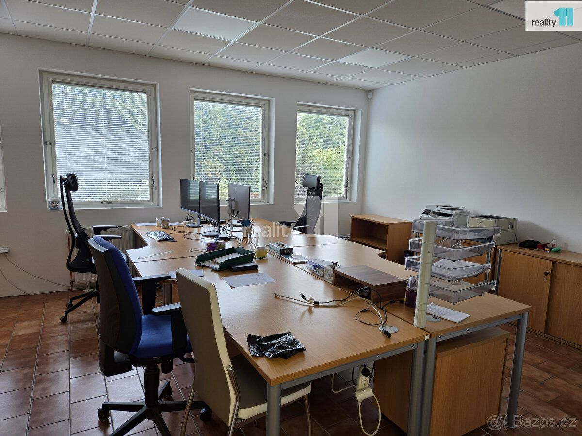 včetně služeb, Realitní nabídka: Pronájem kanceláře 27 m² v 