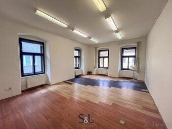 včetně služeb, Realitní nabídka: Pronájem kanceláře 27 m² v 
