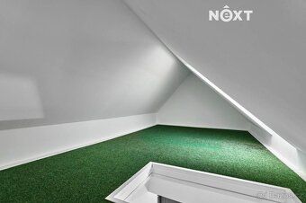 Nabízíme k prodeji velmi zajímavý, atypicky řešený podkrovní