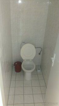 od 1.9.26 pronajmu pokoje cena za pokoj je 9300 až 10000/2 o