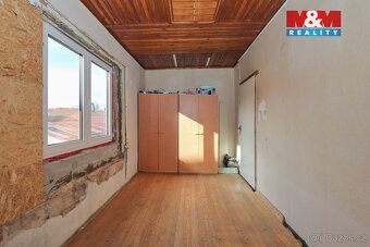 Nabízíme k prodeji prostorný rodinný dům o užitné ploše 180 