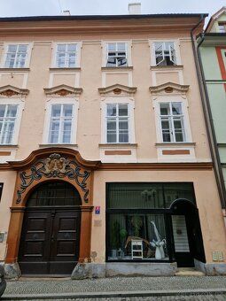 Nabízím k pronájmu obchodní/kancelářský prostor o velikosti 