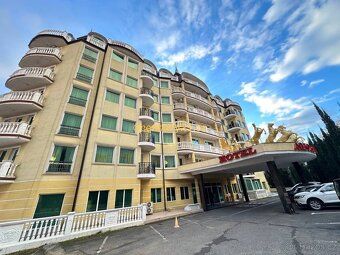 bd15065 Cena - 44 000 Euro
První linie u moře: Luxusní studi
