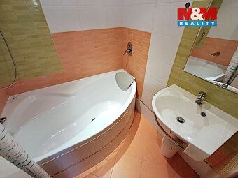 Nabízíme k pronájmu světlý byt 3+kk o výměře 63 m², situovan