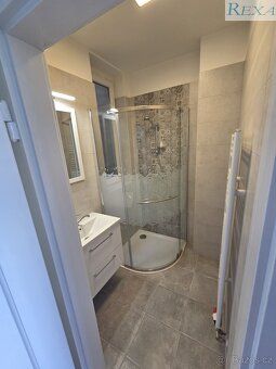 Pronájem luxusního prostorného nového bytu 2KK + balkon, zah