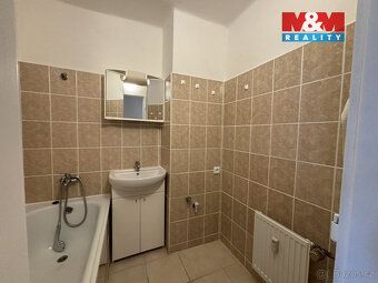 Prostorný slunný byt 2+1 (3 samostatné, neprůchozí místnosti