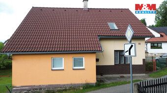 Prodej prostorného rodinného domu (užitná plocha 240 m²) na 