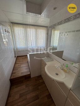 We offer for rent a very nice apartment 3+1 (71 sqm) with glazed loggia and balcony in Pardubice (Polabiny).
