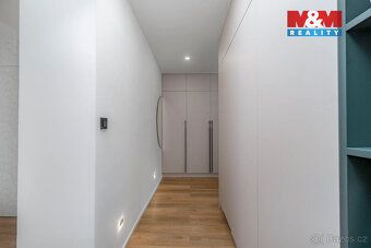 Nabízíme k prodeji moderní vzdušný byt na ulici Rodimcevova,