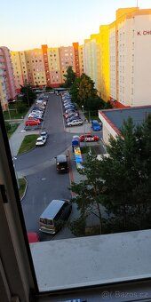 Pronájem plně vybaveného a zařízeného bytu (2x postel, komod