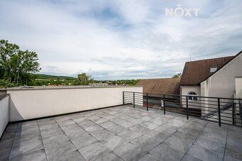 **Nabízíme k dlouhodobému podnájmu moderní nezařízený byt 2+
