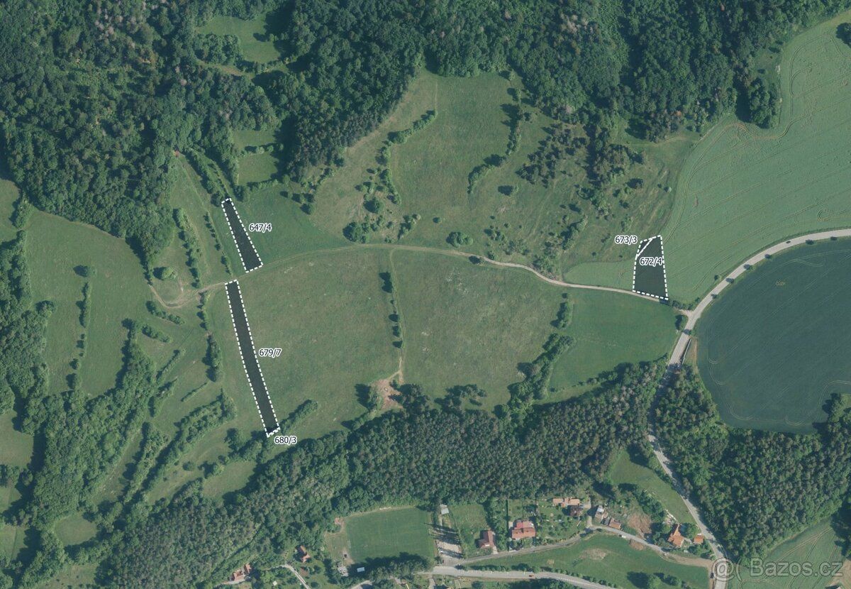 V okrese Blansko nabízíme k prodeji podíl 3/8 na souboru zem