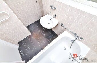 Pronájem zrekonstruovaného bytu 3+1/L, 80 m2, Horní Měcholup