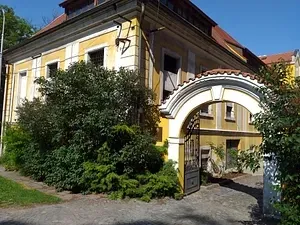 Nabízíme Vám k pronájmu prostorný a světlý byt o dispozici 2
