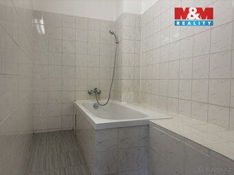 Nabízíme k pronájmu prostorný byt 2+1 o užitné ploše 90 m², 