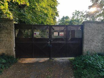 Prodej pěkné garáže o rozloze 18m2 v Praze-Libni, ul. Na Kor