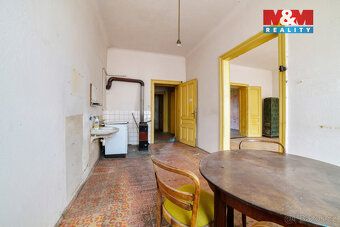 Nabízíme k prodej byt 2+1 o užitné ploše 79 m² ve druhém pat