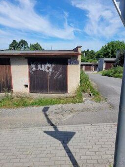 Nabízím ke koupi garáž o rozloze 18 m2 v Opavě na Bochenkové