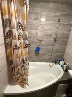 Nabízíme k prodeji bytovou jednotku 3+1 se třemi balkony o c