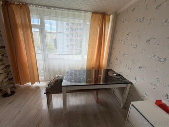 Nabízíme k prodeji bytovou jednotku 3+1 se třemi balkony o c