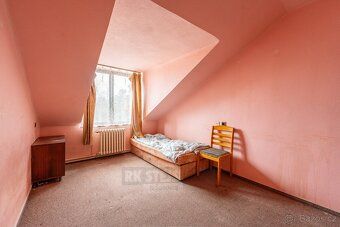 Nabízíme k prodeji rozsáhlý objekt o užitné ploše 1104 m² v 