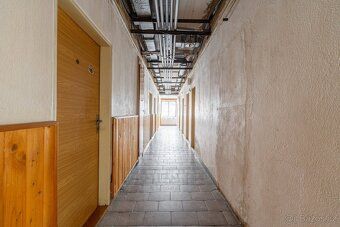 Nabízíme k prodeji rozsáhlý objekt o užitné ploše 1104 m² v 