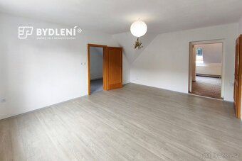 Nabízíme k pronájmu prostorný půdní byt 3+1 o velikosti 67 m
