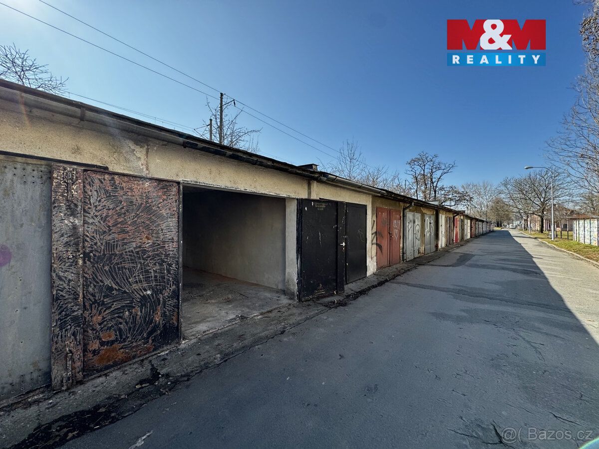 Nabízíme k pronájmu řadovou garáž v Brně-Komárově na ulici S