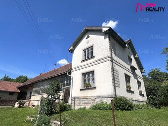 Ponuka na predaj tradičného poľnohospodárskeho statku s vekom takmer 100 rokov, nachádzajúceho sa v tichej…