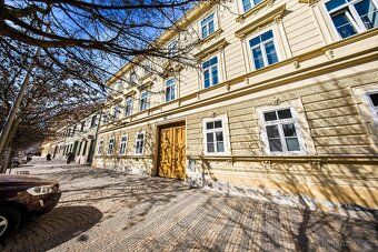 Nabízím k prodeji prostorný byt 3+1. Jedná se o byt v osobní