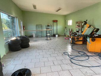 Komerční areál 1 700 m² k okamžitému využití – Obrnice u Mos