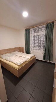 Pronájem kompletně vybaveného apartmánu o dispozici 1+kk s m