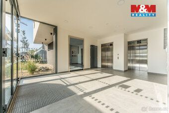 Nabízíme k pronájmu byt 3+kk o rozloze 84 m², s terasou 43 m