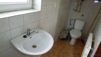 Pronájem prostorného bytu 55 m2 o velikosti 2+kk v přístavbě