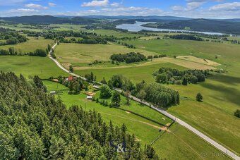 Ev.č. 01699 Landresort im Böhmerwald mit Blick auf den Lipno