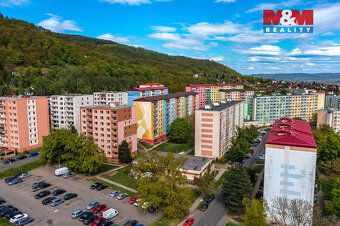 Nabízíme k prodeji prostorný družstevní byt 3+1 o užitné plo