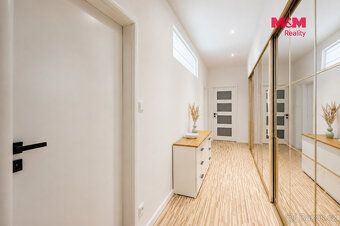 Prodej prostorného světlého bytu 4+kk o užitné ploše 108 m² 