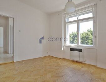 Nabízíme k pronájmu příjemný, světlý byt 2+kk s balkonem, pl