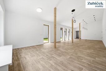 Nabízíme k prodeji exkluzivní rodinný dům 4+kk s garáží po k