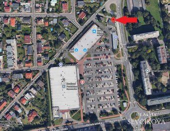 Nabízíme k pronájmu moderní komerční objekt zkolaudovaný v r