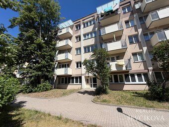 Nabízíme k pronájmu útulně zařízený byt o dispozici 3+kk a v