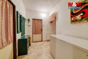 Nabízíme k prodeji samostatně stojící rodinný dům v malebné 