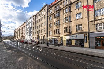 Pronájem vybavené pizzerie o užitné ploše 86 m². Nájemní sml